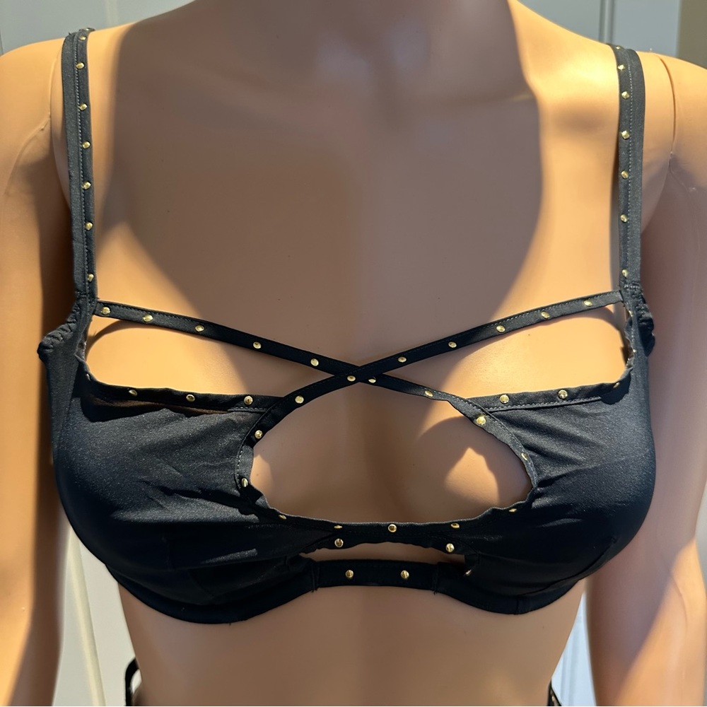 Agent Provocateur Liza bra with Gold Tone stud detailing size 36B. Navy